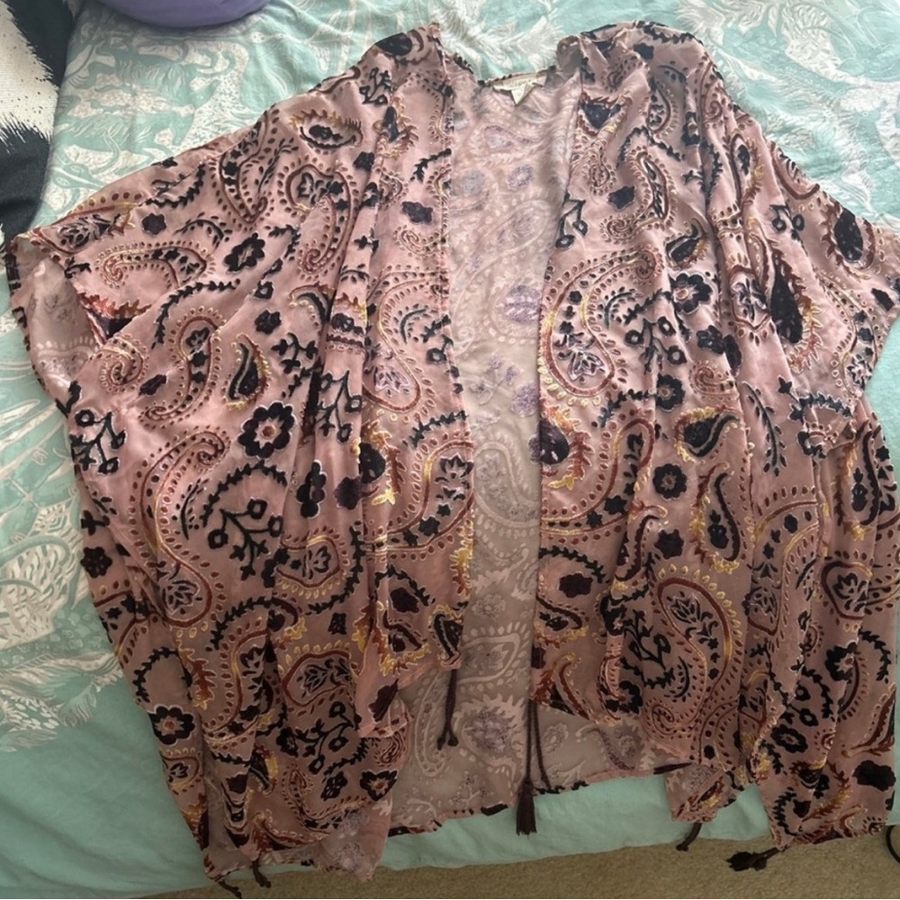 Japna Pink and Black Shrug Kimono with Ornate Design